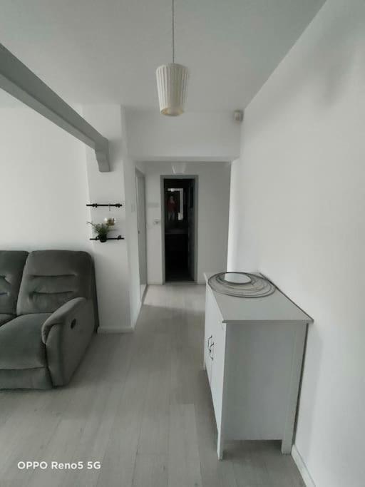 Ultracentral Ploiesti Apartment-Free Private Parking Exterior foto